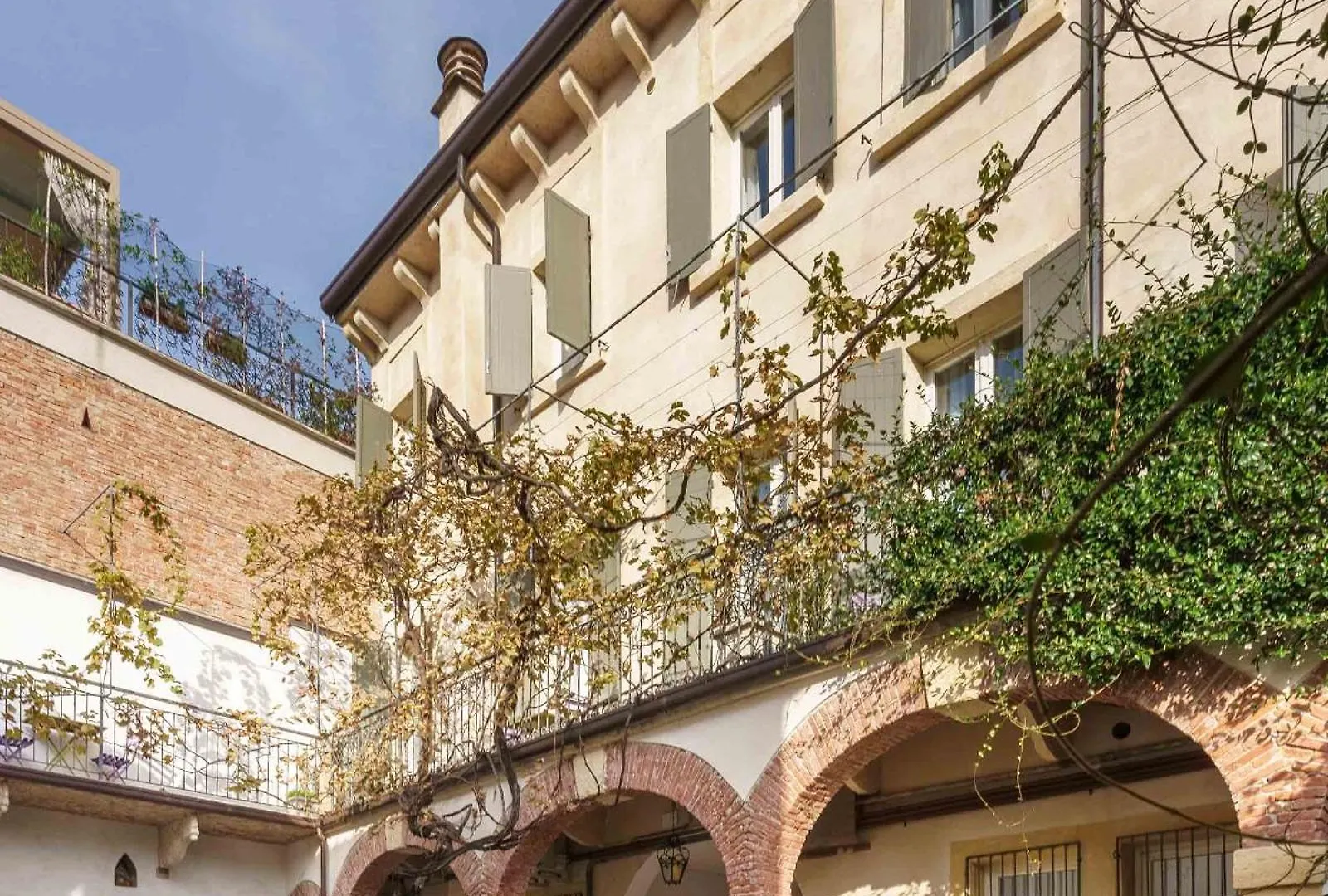 Apartment Limehome Verona La Vigna In Citta